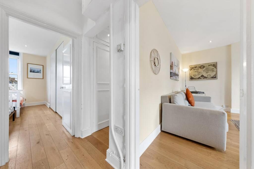 Spacious Sleep 11 With Terrace In Earls Court Ec99 London Exterior photo